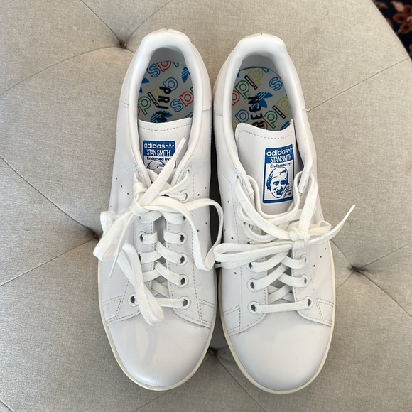 Adidas Stan smiths, colorful stitched heel. Men’s size 9 - Picture 2 of 5
